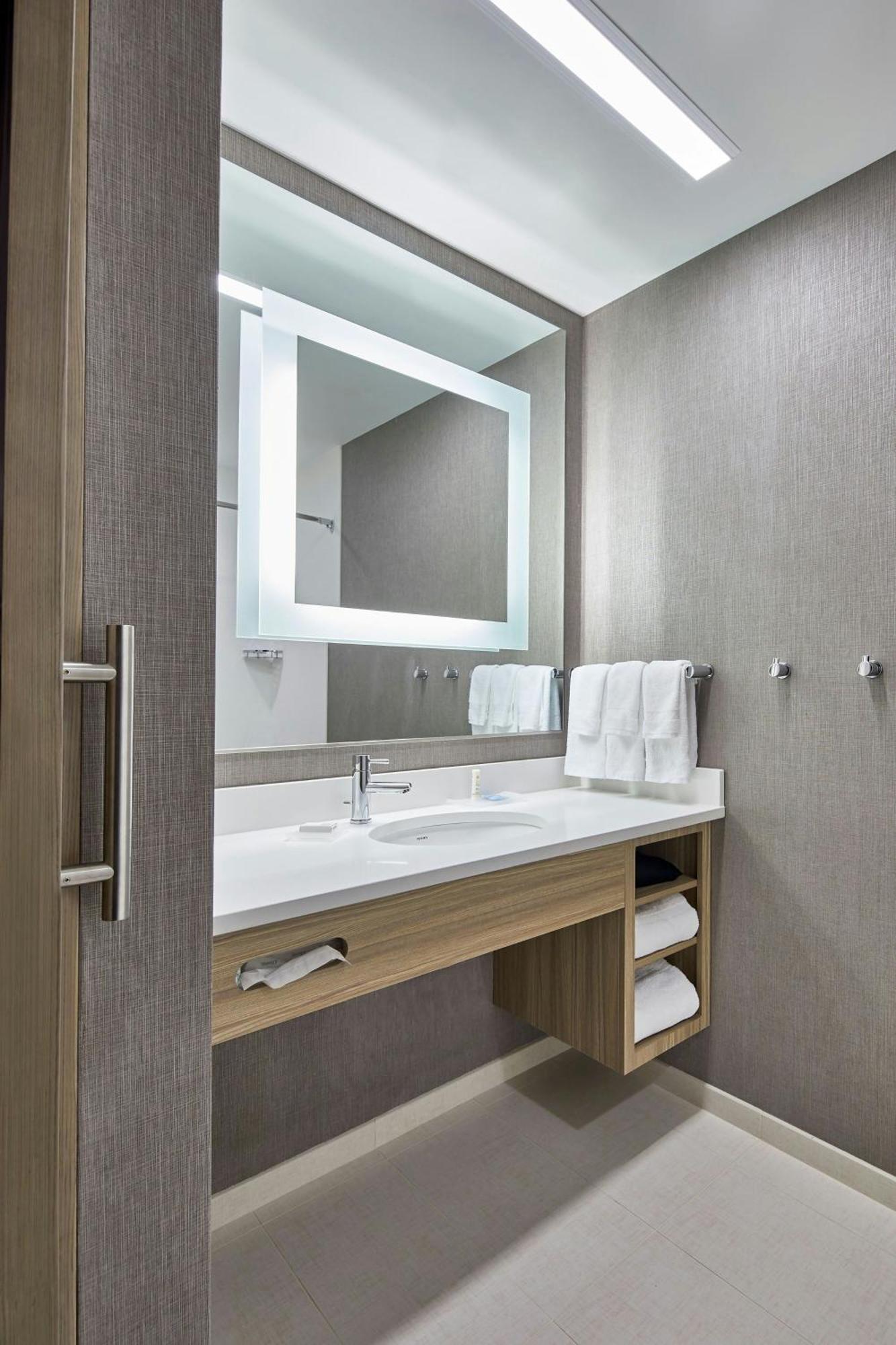 Springhill Suites Charlotte At Carowinds Bagian luar foto